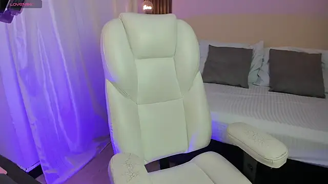 Snapshot of Hanna_Tylor chatting on March 27, 2026, 7:57 pm Hanna Tylor online show from March 27, 2026, 7:57 pm