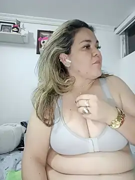 Natashablade   online show from July 2, 2026, 3:34 am