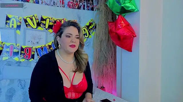 Natashablade   online show from July 3, 2026, 11:27 am
