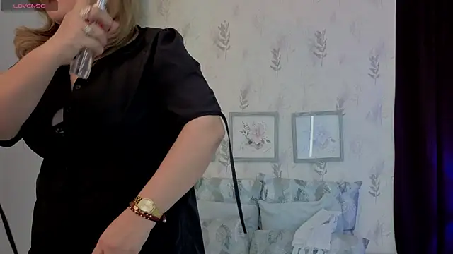 Natashablade   online show from July 15, 2026, 11:48 am