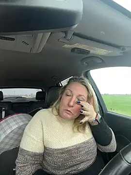 sweetkacibaby online show from April 12, 2026, 2:11 pm