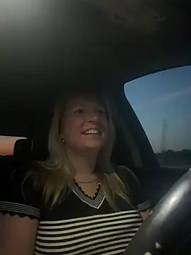 sweetkacibaby online show from June 3, 2026, 9:56 am