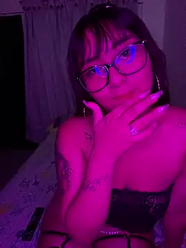 bellakaterin online show from March 29, 2026, 3:50 am