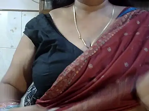 SweetRashii online show from July 16, 2026, 7:03 am