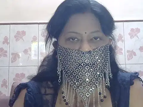 SweetRashii online show from July 18, 2026, 7:34 am