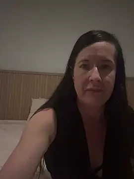lounostrings online show from May 2, 2026, 2:22 pm