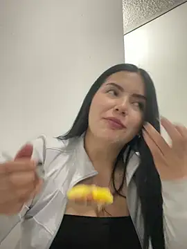 Cami olarte online show from April 25, 2026, 12:35 am
