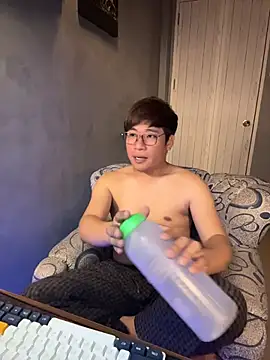 Titanryu online show from April 8, 2026, 4:07 pm