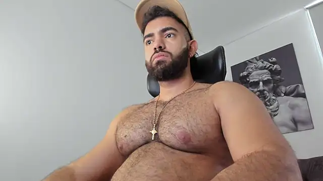 simonleon27 online show from June 25, 2026, 10:36 pm