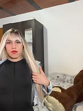 Snapshot of Melanniedoll chatting on April 9, 2026, 10:15 pm Melanniedoll online show from April 9, 2026, 10:15 pm