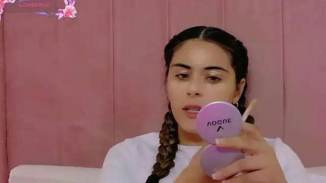 MoollyLove online show from July 9, 2026, 12:09 pm