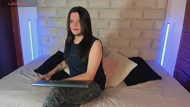 MatthewDavis  online show from July 13, 2026, 3:20 am