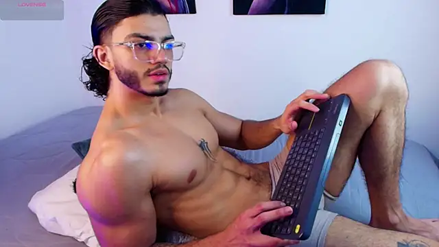 IamAxel03 online show from June 3, 2026, 8:36 pm