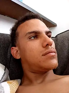 Snapshot of daddys_home69 chatting on April 12, 2026, 8:41 am daddys home69 online show from April 12, 2026, 8:41 am