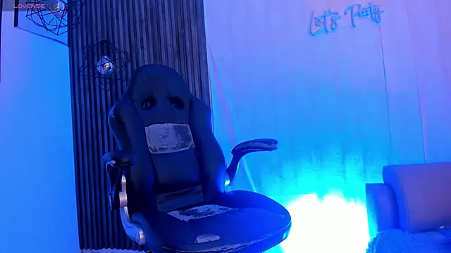 LexyNova  online show from May 19, 2026, 7:42 pm