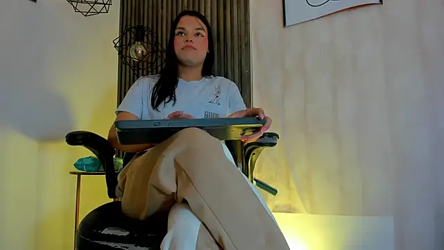 LexyNova  online show from May 27, 2026, 4:15 pm