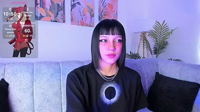 Velvet Noir  online show from July 3, 2026, 11:16 am