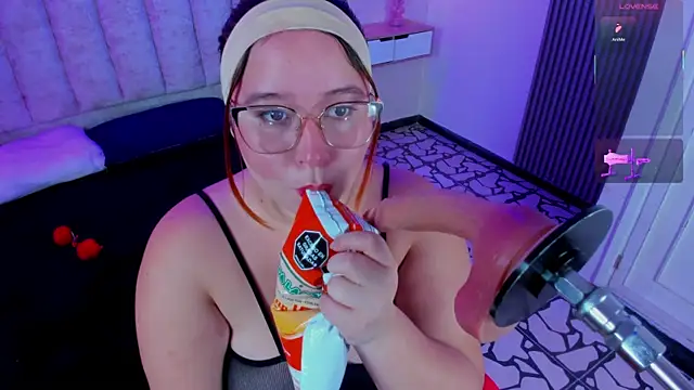 yousweet chloe online show from July 28, 2026, 12:59 pm