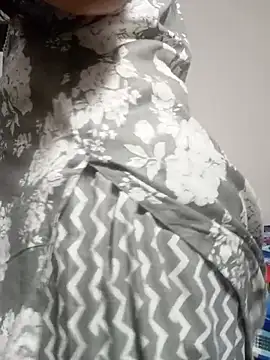 Sexyy Bhabhi 143 online show from July 12, 2026, 10:01 pm