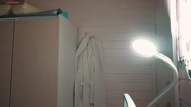 Snapshot of elegant_pleasure chatting on April 1, 2026, 7:11 pm elegant pleasure online show from April 1, 2026, 7:11 pm