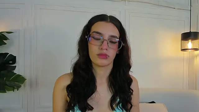 Anne Millerr online show from July 27, 2026, 11:39 am