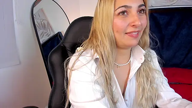 Snapshot of Catalina_Osorio chatting on May 28, 2026, 12:02 pm Catalina Osorio online show from May 28, 2026, 12:02 pm
