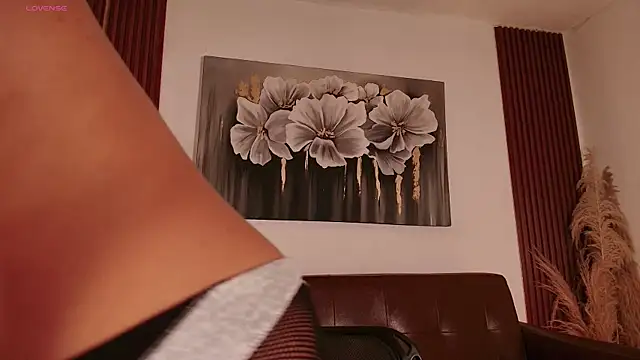 Snapshot of Hilaryebony_ chatting on July 9, 2026, 8:02 pm Hilaryebony online show from July 9, 2026, 8:02 pm
