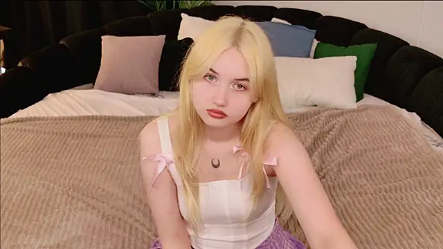 Lilly Eyes online show from May 26, 2026, 2:02 pm