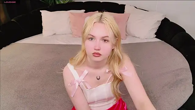 Lilly Eyes online show from May 30, 2026, 2:25 pm