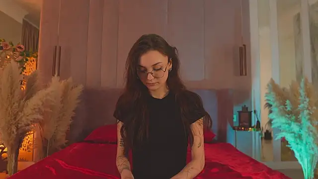 AmeliaKlark  online show from April 8, 2026, 1:49 am