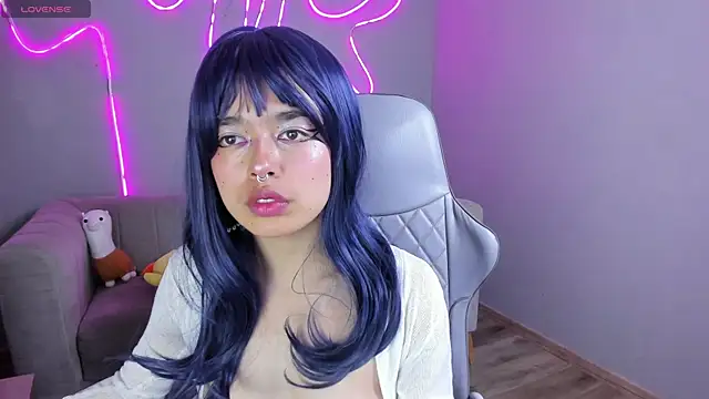 Saphyralux online show from June 4, 2026, 10:27 pm
