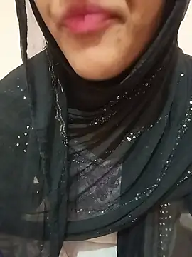 Miss Noor   online show from July 18, 2026, 3:33 am