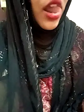 Miss Noor   online show from July 22, 2026, 3:42 am