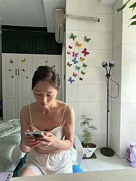 Snapshot of yuanpu0925 chatting on April 30, 2026, 11:42 pm yuanpu0925 online show from April 30, 2026, 11:42 pm