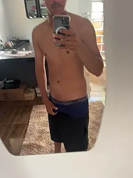 Snapshot of meteus40 chatting on March 28, 2026, 10:48 am meteus40 online show from March 28, 2026, 10:48 am