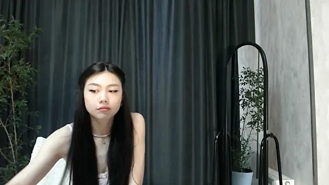 SecretTiny online show from April 9, 2026, 12:32 pm