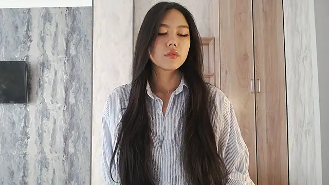 SecretTiny online show from May 18, 2026, 1:24 am