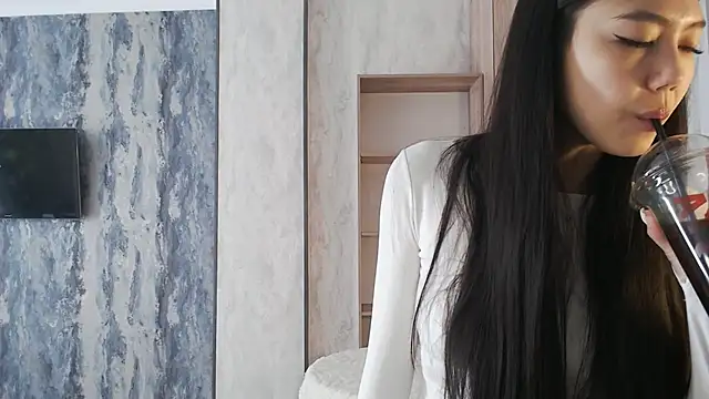SecretTiny online show from May 20, 2026, 2:40 am