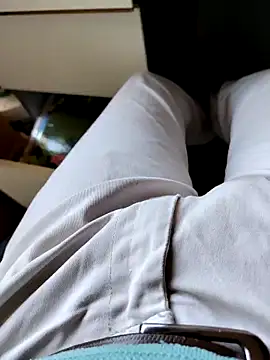 Snapshot of VarsetilJuli chatting on April 5, 2026, 10:45 am VarsetilJuli online show from April 5, 2026, 10:45 am