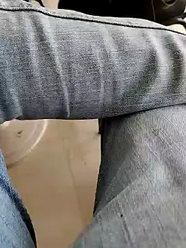 Snapshot of VarsetilJuli chatting on April 11, 2026, 8:29 am VarsetilJuli online show from April 11, 2026, 8:29 am