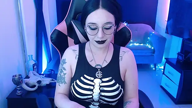 Nyxnocturne online show from June 17, 2026, 1:45 pm