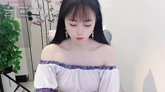Snapshot of Dear-yuner chatting on May 1, 2026, 12:43 pm Dear-yuner online show from May 1, 2026, 12:43 pm