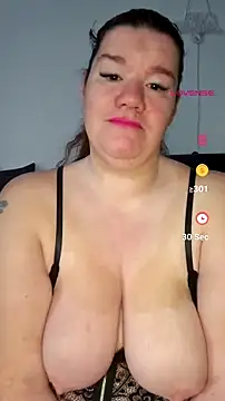 curvystachel42 online show from July 2, 2026, 10:21 am
