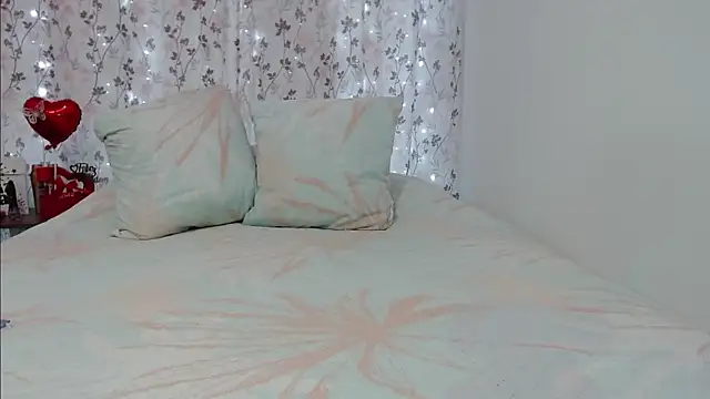Snapshot of ThaliaGray_ chatting on May 17, 2026, 10:11 am ThaliaGray online show from May 17, 2026, 10:11 am