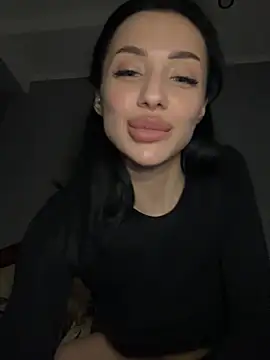 Snapshot of LunaSoft___ chatting on April 3, 2026, 7:34 pm LunaSoft online show from April 3, 2026, 7:34 pm