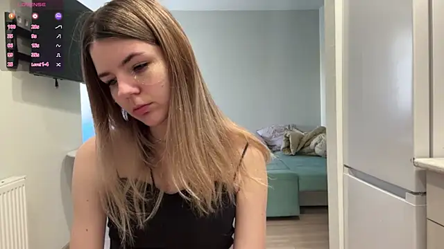 Snapshot of Peachy_keens chatting on April 17, 2026, 1:47 pm Peachy keens online show from April 17, 2026, 1:47 pm
