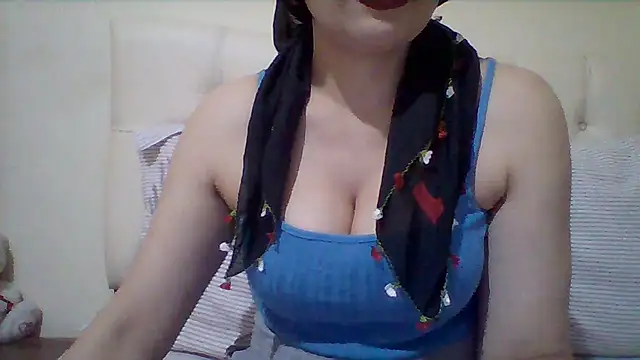 Snapshot of busex25 chatting on June 3, 2026, 10:15 pm busex25 online show from June 3, 2026, 10:15 pm