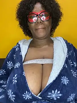 BoobsQueeen online show from June 9, 2026, 2:56 am