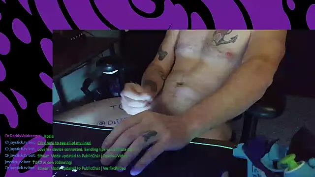 Snapshot of DaddyVoidrenger1 chatting on April 22, 2026, 1:08 am DaddyVoidrenger1 online show from April 22, 2026, 1:08 am
