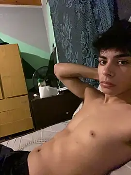 Snapshot of AgusTr chatting on March 30, 2026, 5:41 am AgusTr online show from March 30, 2026, 5:41 am